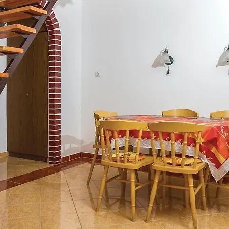 Casa vacanze Beautiful In W/ 2 Bedrooms